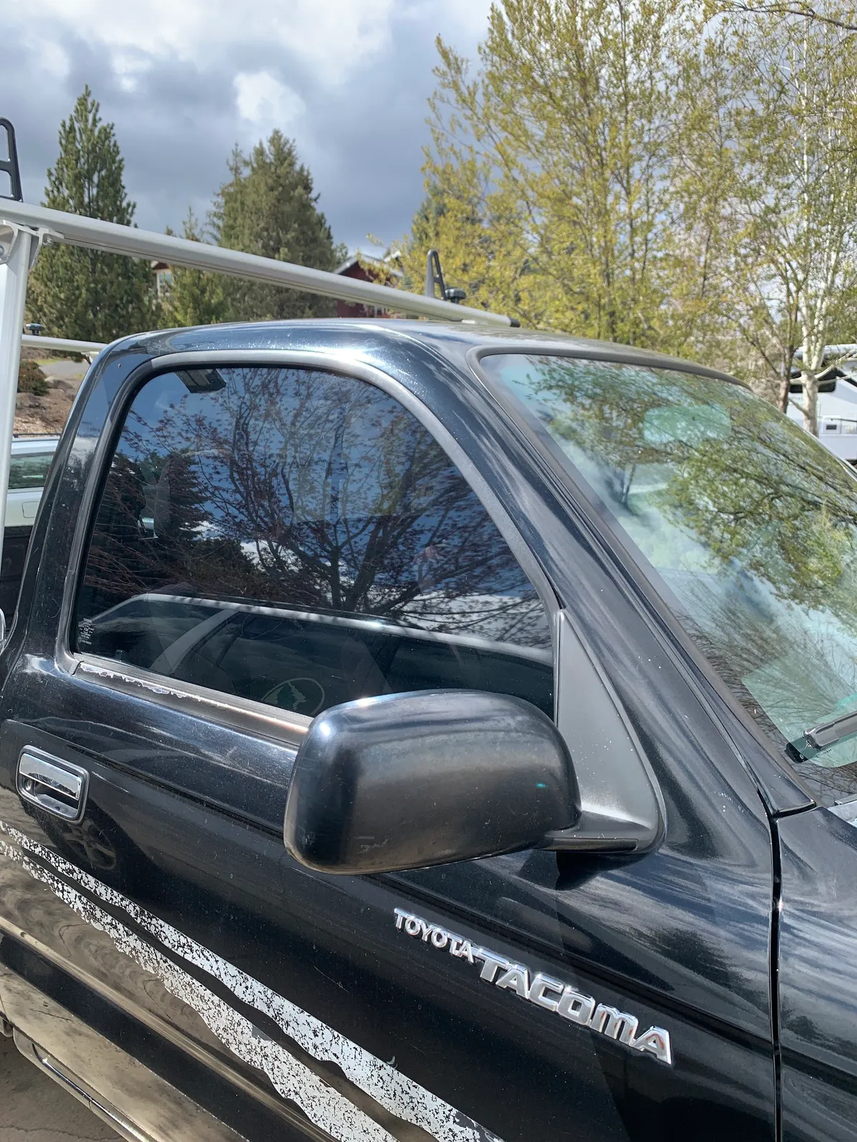 Photo from Luke Fernandez's review, truck